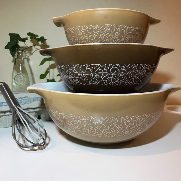 Vintage Woodlands Pyrex Cinderella Bowls - Picture 2 of 11